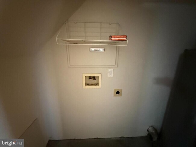 Building Photo - 4345 Normandy Ct