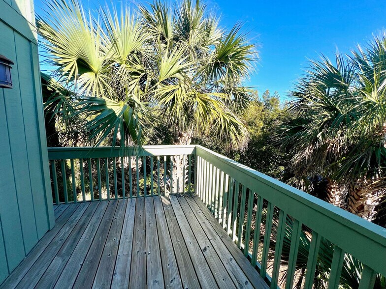 Building Photo - 905 Sealoft Villa Dr
