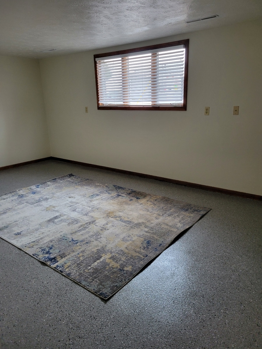 Building Photo - 211 W Glenmore Dr