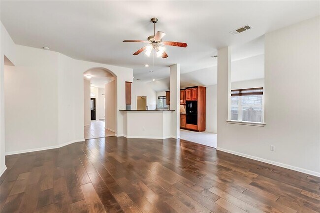 Building Photo - 15220 Fernhill Dr
