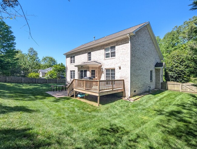 Building Photo - 4980 Westmoreland Dr