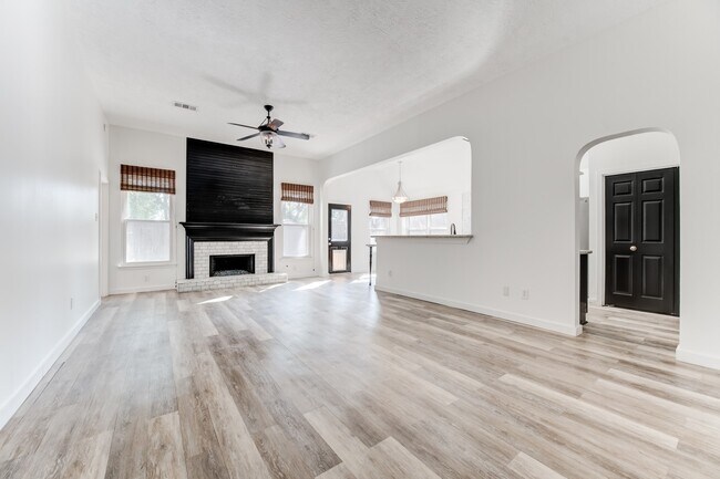 Building Photo - 31302 Baker Lake Dr