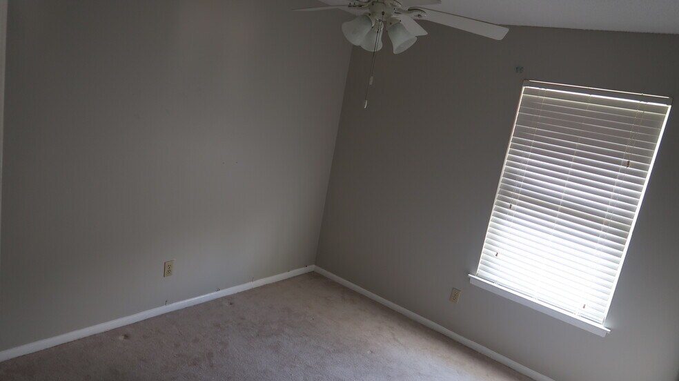 Building Photo - 8130 Kimberlin Dr S