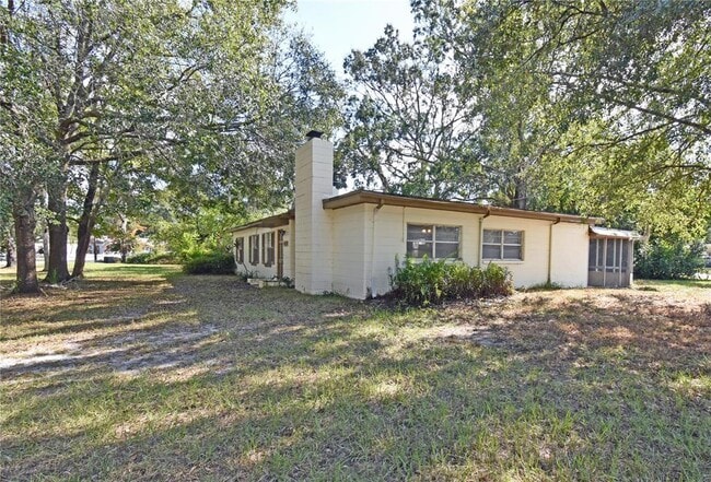 Building Photo - 12422 N Howard Ave