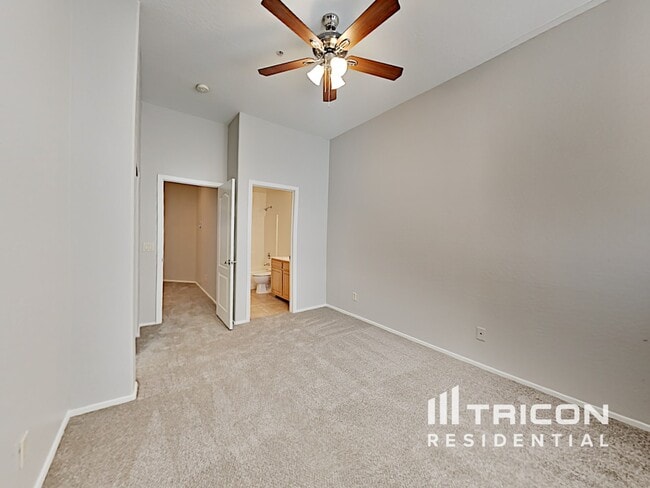 Building Photo - 7528 N 19th Ave