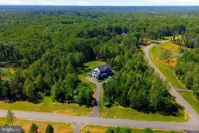 Building Photo - 301 Kingdom Dr
