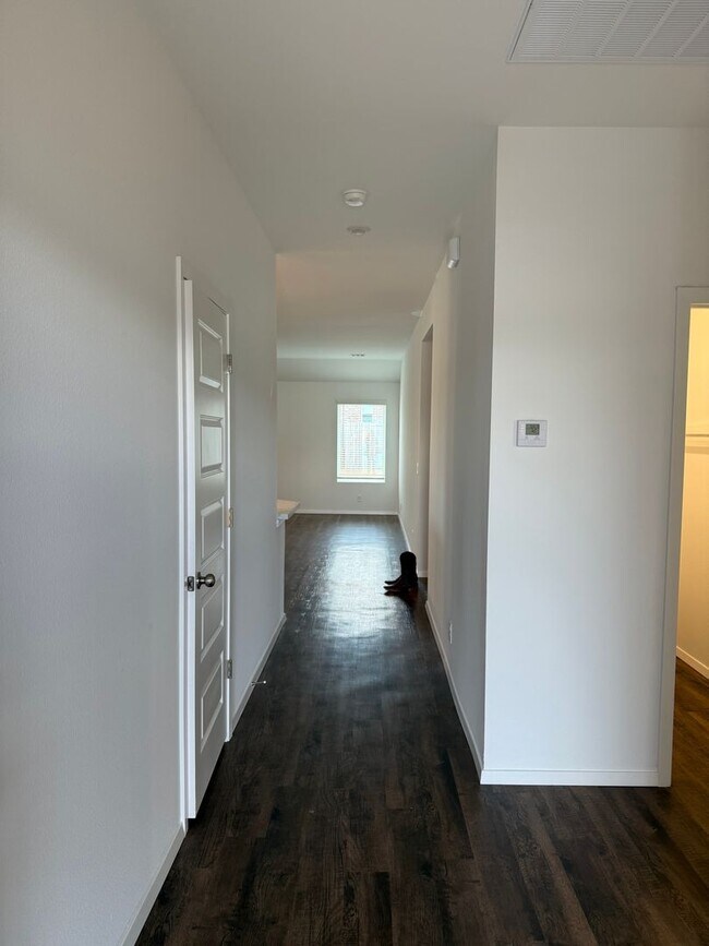 Building Photo - Welcome to your beautiful new 3 bed 2 bath in Coweta!