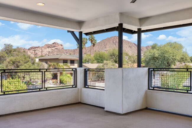 Building Photo - 4427 E Turney Ave