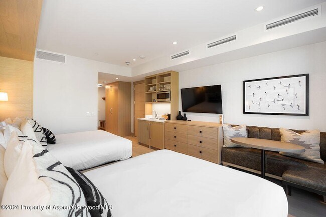 Building Photo - 130 Wood Rd