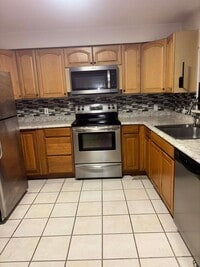 Building Photo - 803 9th Ave NW