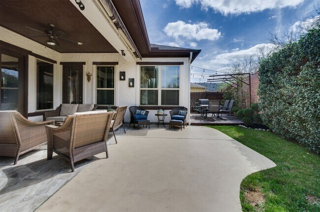 Building Photo - 1826 Jade Hollow Ln