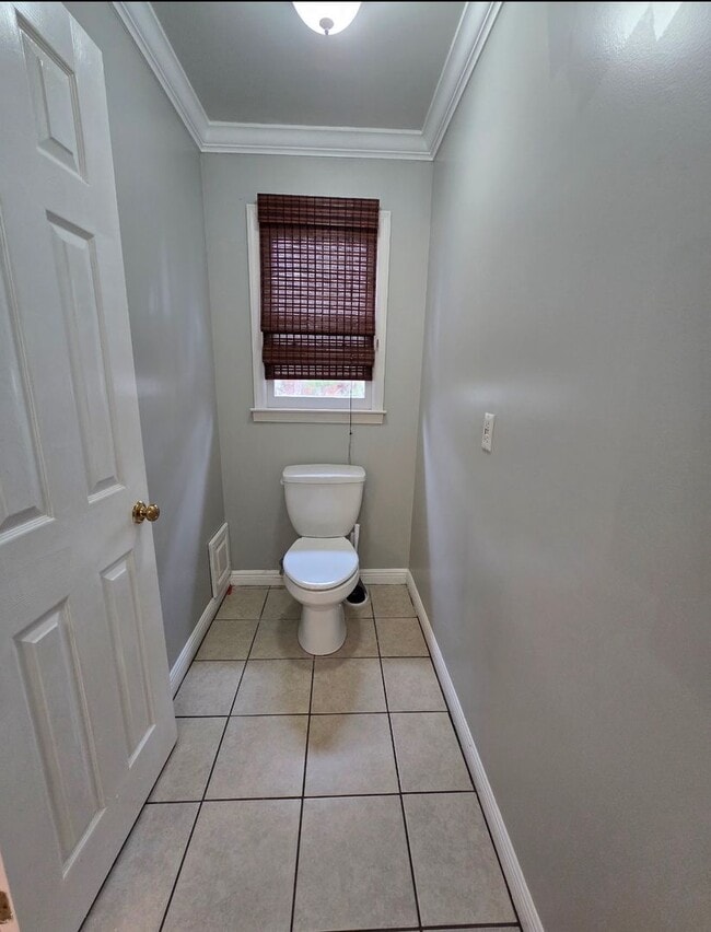 Building Photo - 117 E Clinton Dr SW