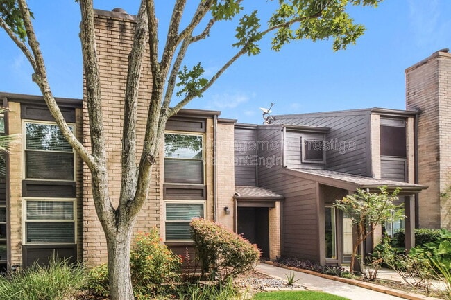 Building Photo - 2256 Gemini St