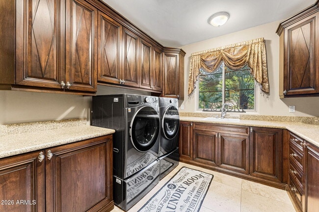 Building Photo - 11571 E Cochise Dr