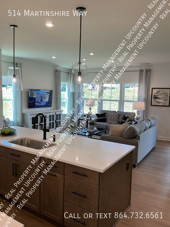 Building Photo - 514 Martinshire Way