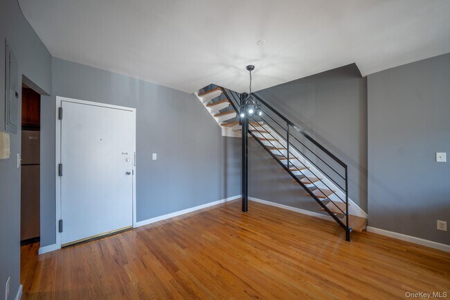 Building Photo - 175-24-17589 89th Ave