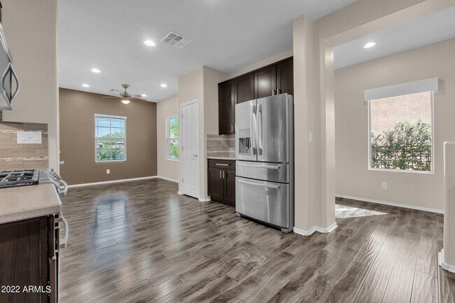 Building Photo - 10807 W El Cortez Pl
