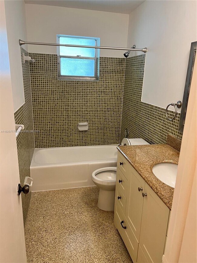 Building Photo - 10820 SW 78th Ave