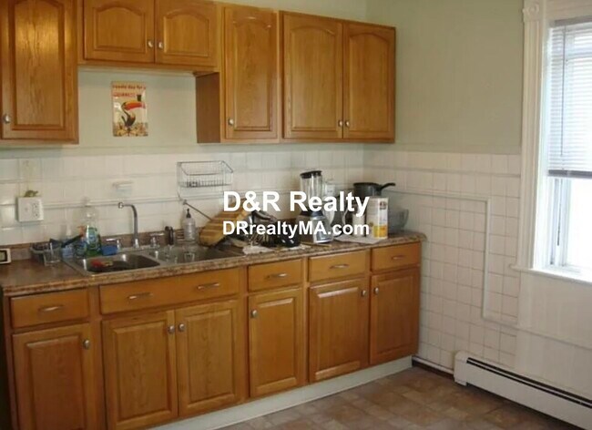 Primary Photo - 20 Wheeler St