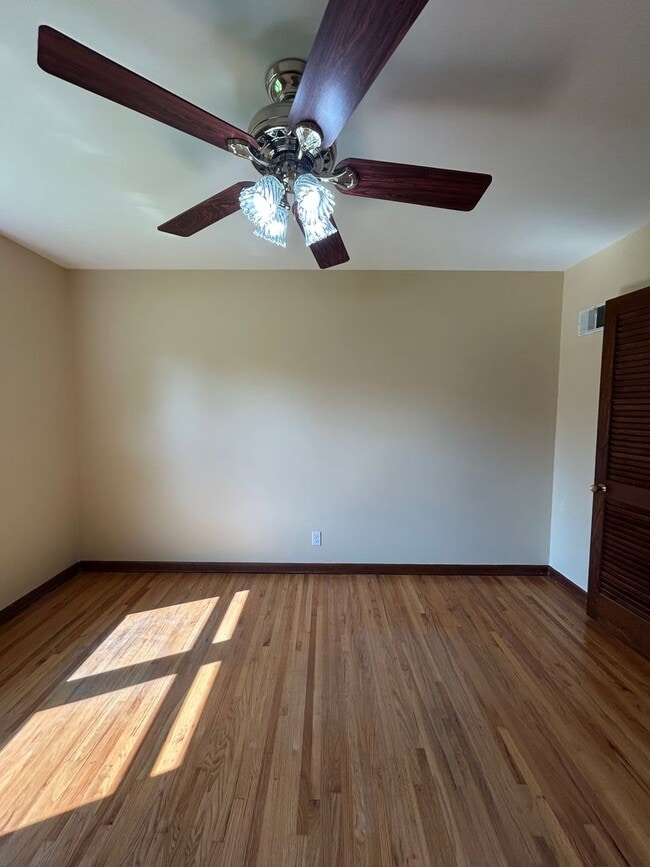 Building Photo - 704 N 74th Ave