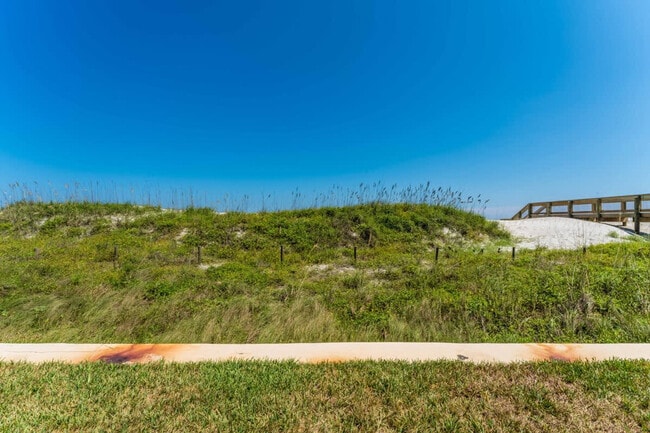 Building Photo - 2010 Ocean Front S