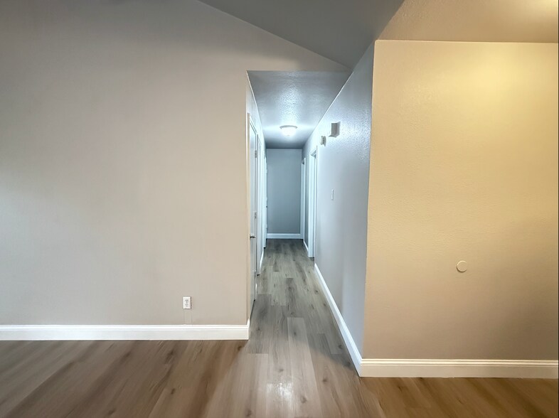 Building Photo - 107 Ginger Ln