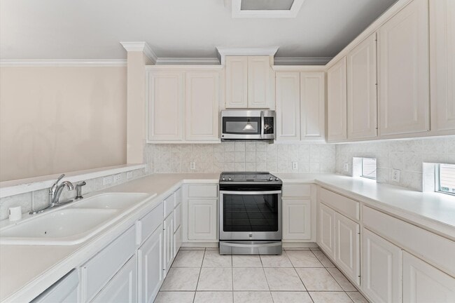 Building Photo - 2905 Crawford St