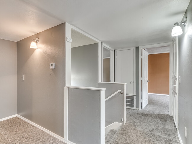 Building Photo - 7704 Brookside Dr