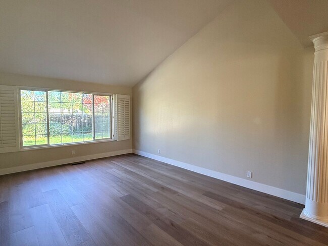 Building Photo - NEWLY RENOVATED- 4BD/2BA, Single-Family Home in Twin Creeks Area of San Ramon- Available NOW!