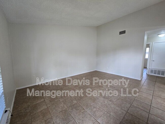 Building Photo - 6206 Buffalo Pass