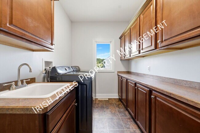 Building Photo - 109 Ashwood Ln