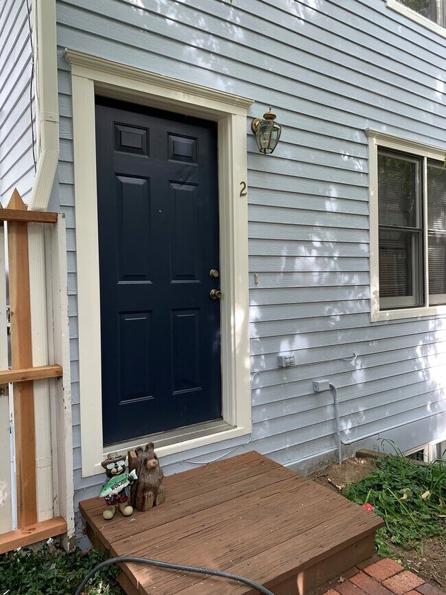 Building Photo - 2321 Grove St