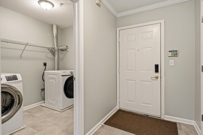 Building Photo - 9060 Gracious End Ct