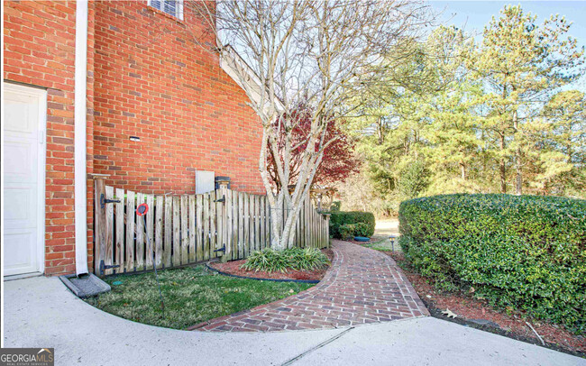 Building Photo - 795 Birkdale Dr