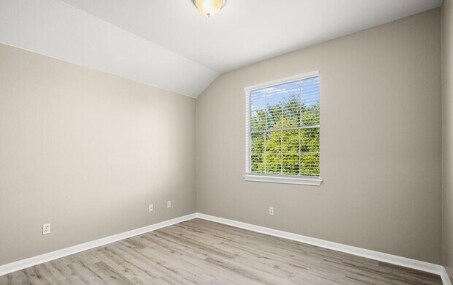 Building Photo - 18600 White Water Cove