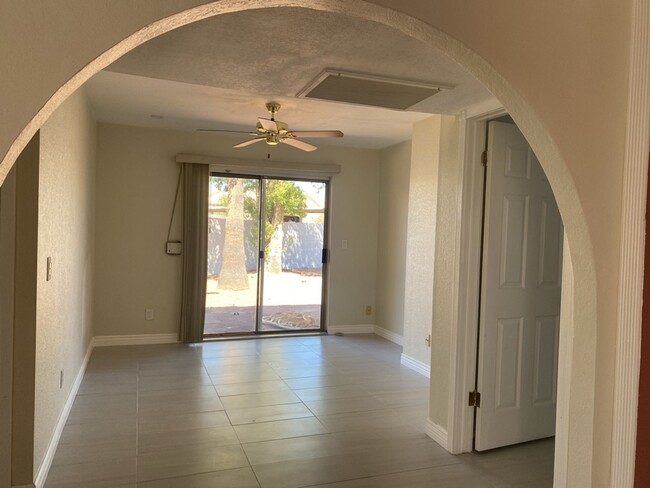 Building Photo - SUPER CUTE 2bed/2bath in Apache Junction!