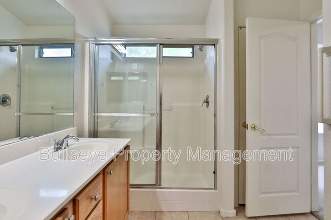 Building Photo - 515 N Aletta