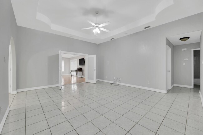 Building Photo - 5221 Tallow Ct