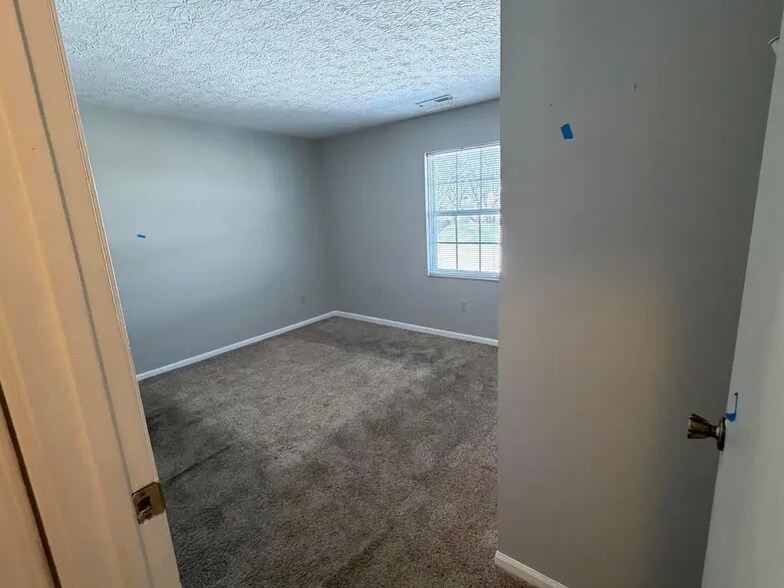 Building Photo - 7887 Thornfield Ln