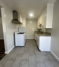 Building Photo - 1554 E 21st St