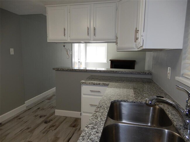 Building Photo - 26612 Quail Ct
