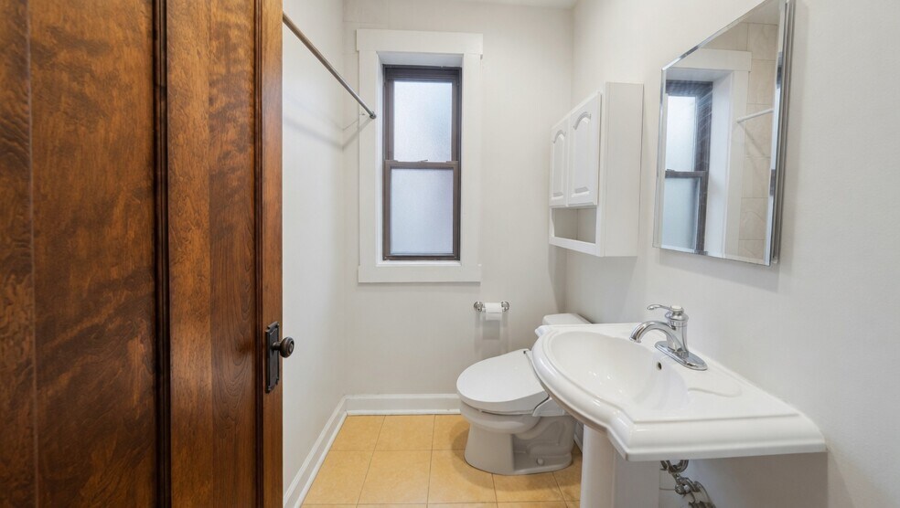 Building Photo - 3117 N Orchard St
