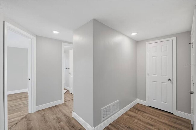 Building Photo - 9034 Cochise Ln