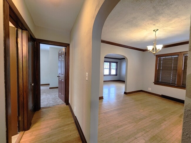 Building Photo - 365 Vandalia St