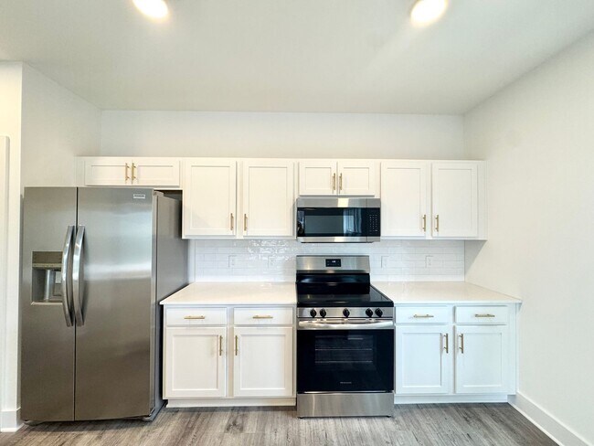 Building Photo - Discover Your Perfect 2-Bed Apartment at Brixton!