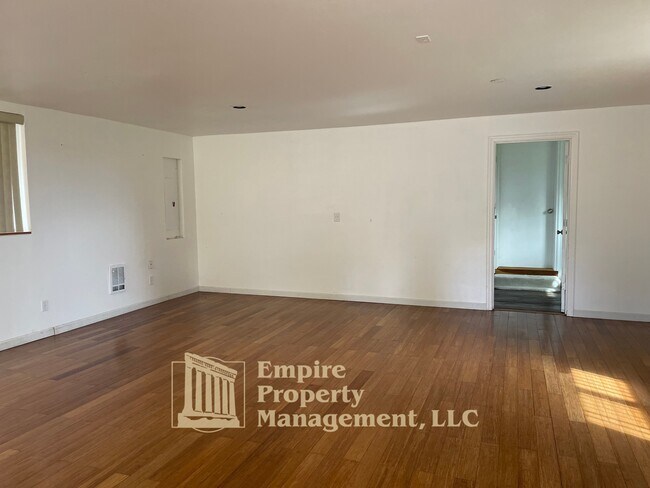 Building Photo - 88267 Richmond St