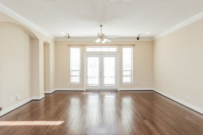 Building Photo - 10658 Clearview Villa Pl