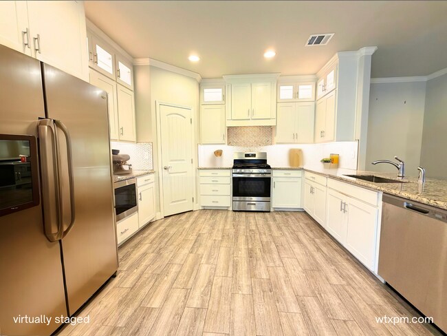 Building Photo - Modern 3-Bedroom Home with Office in The Greenways