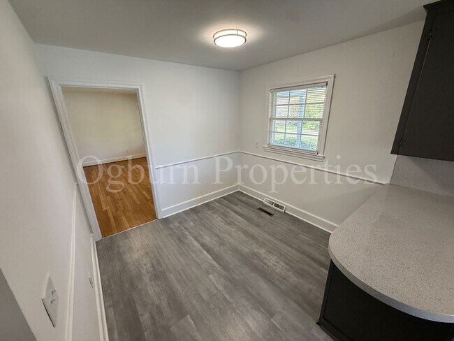 Building Photo - 117 Caroline Ct