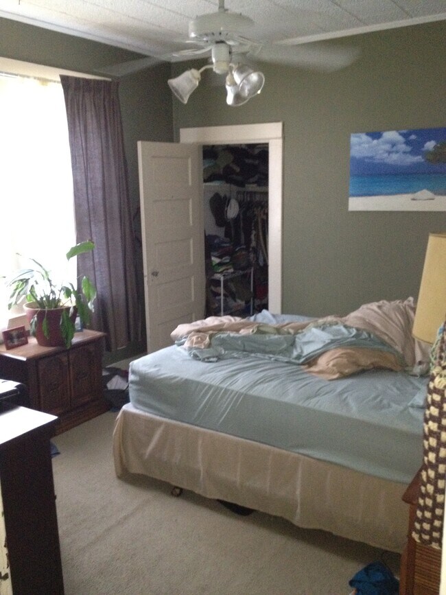 Building Photo - 2288 York Ave